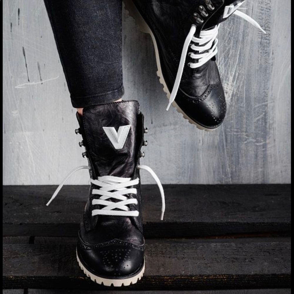 Combat style boots